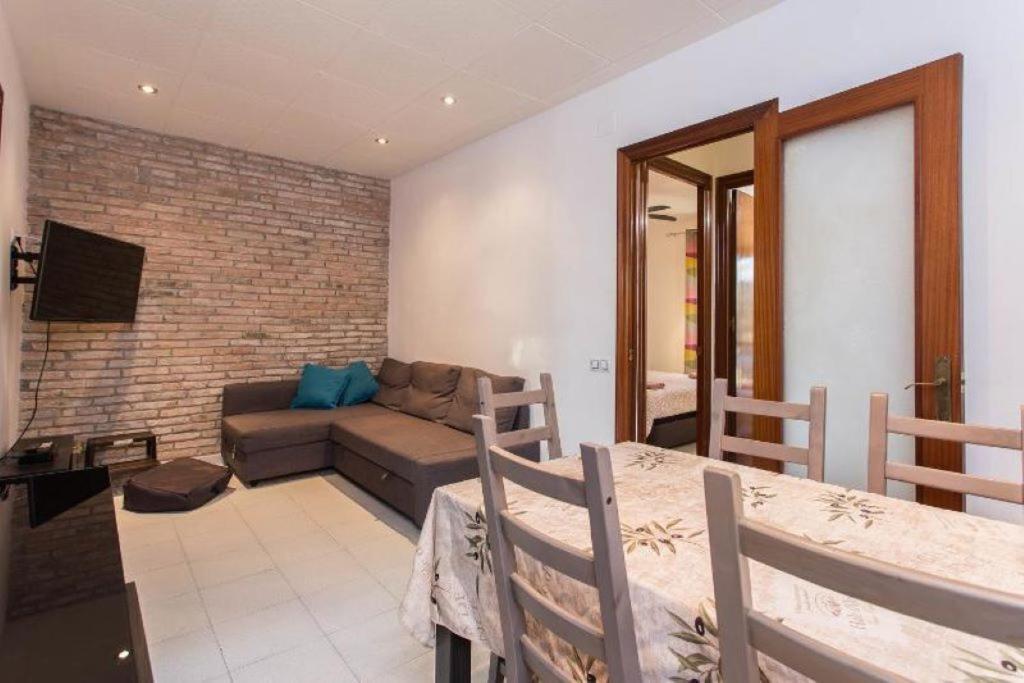 Modern Pad In A Great Old Barrio Apartamento Barcelona